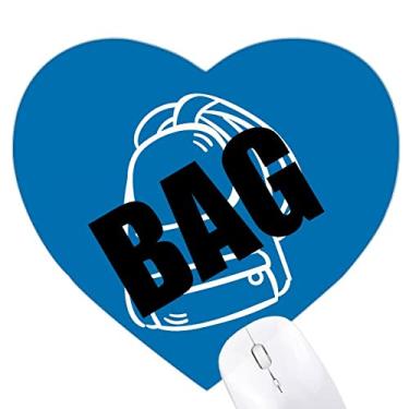 Imagem de Livros incluem livro didático tamanho de coração, mousepad de borracha, tapete de jogo escritório