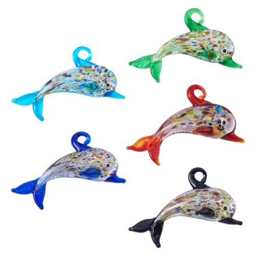 Imagem de Spritewelry Pingentes de golfinho de vidro, 5 peças, feitos à mão, pingentes coloridos de golfinho, pingentes de peixe do oceano para fazer joias, colar faça você mesmo, brinco, chaveiro