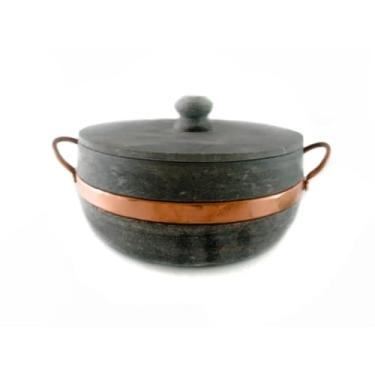 Imagem de Panela De Pedra Sabão Capacidade 1 Litro Com Alça De Cobre