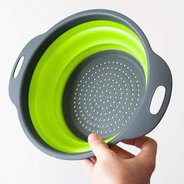 Imagem de Escorredor de Macarrão Legumes Verduras Frutas de Silicone Retrátil/Dobrável Redondo com Alça - Use como Coador ou como Tigela de Frutas (Vermelho/Verde) (Verde)