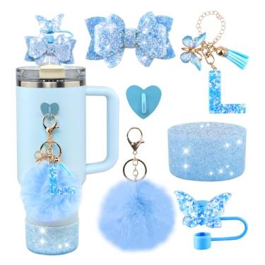 Imagem de Conjunto de 6 peças de acessórios de copo Stanley azul - tampa de cobertura de palha de borboleta, laço brilhante para canudo, bota de silicone brilhante, pingente de letra e pompom para copos satnley