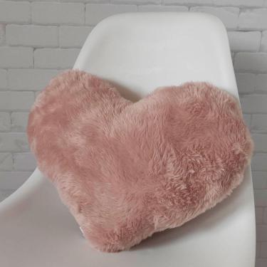 Imagem de Almofada de Coração Pelúcia Pelo Curto Rose Para Decoração