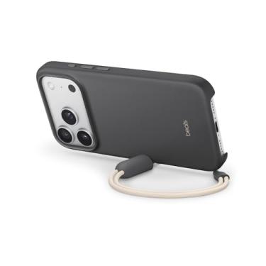 Imagem de Beats Capa com Suporte para iPhone 17 Pro com MagSafe e Controle da Câmera, Suporte e Cordão integrados, Acabamento Fosco com Revestimento em Microfibra – Cinza-granito