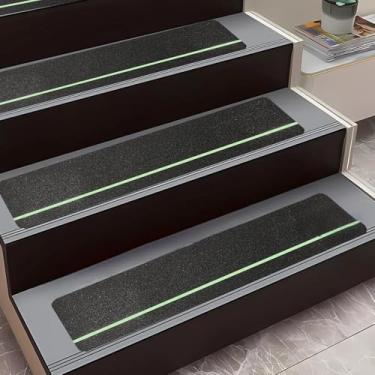 Imagem de Tapetes antiderrapantes de 15 cm x 71 cm com faixa fluorescente, aderência de segurança resistente a intempéries para degraus de madeira ao ar livre, decks, varandas e escadas internas