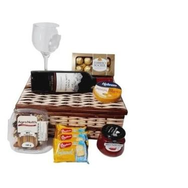 Imagem de Cesta M Especial - Queijo e Vinho Chileno - Love, Pais, Amigos. - Cama