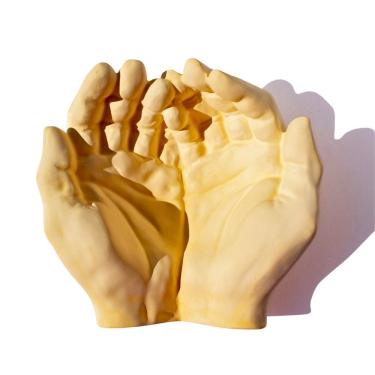 Imagem de Porta Objetos Decorativo Mãos 15,5cm Em Cimento Artesanal Amarelo