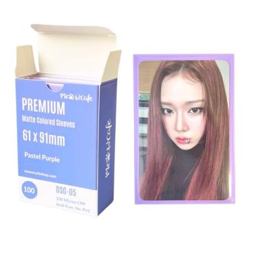Imagem de MEOWCAFE Mangas coloridas premium de 61 x 91 mm para cartões fotográficos Kpop de manga dupla, forte, grossa, manga Kpop de alta clareza, 100 mangas (roxo pastel)