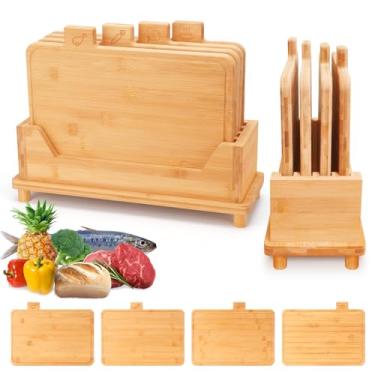 Imagem de Essenhome Conjunto grande de 4 tábuas de corte de bambu - Conjunto de tábuas de corte de madeira com suporte - Conjunto de tábuas de corte com ícones de alimentos e sulco de suco - Ideal para carne,