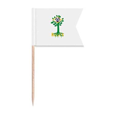Imagem de Bandeira da família ancestral do Brasil com raízes de palito de dente, marcação de rotulagem para bolo de festa, comida e queijos