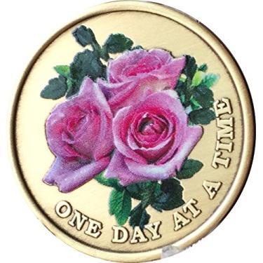 Imagem de Medalhão colorido rosa One Day at A Time Serenity Orayer Chip