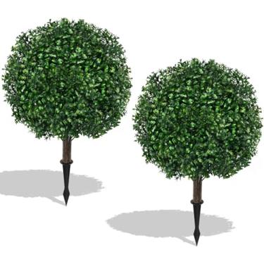 Imagem de Hadoife Bola de topiária de buxo artificial de 61 cm com estacas – Conjunto de 2 arbustos artificiais resistentes a UV e sem manutenção para decoração ao ar livre, plantas falsas que parecem reais