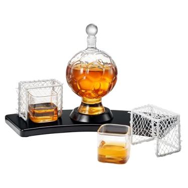 Imagem de Conjunto de decantador de uísque de futebol com 2 copos e suporte de gol – Conjunto de decantador de bebidas em forma de futebol de 735 g – Utensílios de bar para bourbon, uísque, rum – presente