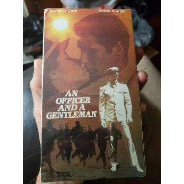 Imagem de An Officer and A Gentleman [VHS]