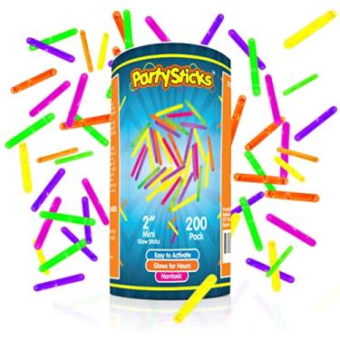 Imagem de PartySticks Mini Glow Sticks lembrancinhas de festa em massa, pacote com 200 – artigos de festa que brilham no escuro de 5 cm e decorações de festa com brilho neon