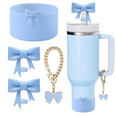 Imagem de CDYLDXG Conjunto de acessórios de copo para Stanley, incluindo 1 capa de silicone para botas, 2 tampas de cobertura de canudo com laço de glitter fofo de 10 mm e 1 pingente de alça para Stanley (azul