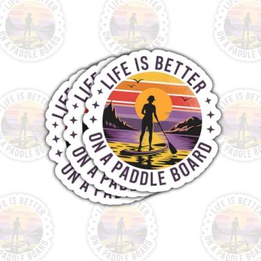 Imagem de 3 peças Life is Better On A Paddle Board Sunset Paddle Adesivo Scenic Lake SUP Adventure Decalque para garrafa de água, laptop, carro, caiaque, amantes da praia, esportes ao ar livre, estilo de vida