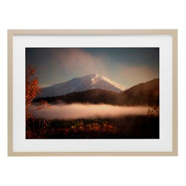 Imagem de Stupell Industries Impressão emoldurada branca sob vidro, folhagem de outono e pico da montanha nevada, design de Jonathan Zaharek, 43 x 58 cm