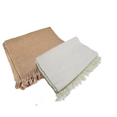 Imagem de Conjunto de mantas extragrandes para sofá (2 peças), dimensões 300 x 180 cm, material de algodão puro, com finalidades decorativas e protetoras. (Caramelo Liso + Cru)