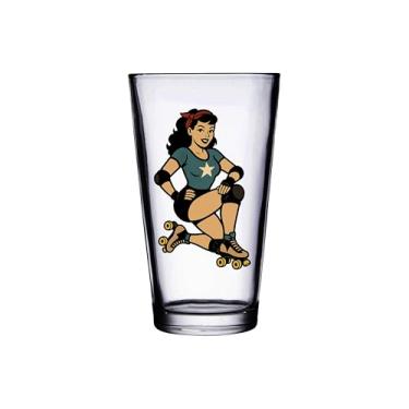 Imagem de Hat Shark Copo de cerveja sexy Pin-Up Girl Lady, vidro transparente, 473 ml, 100% seguro para lava-louças, tema retrô vintage (Sexy Roller Derby Skating Lady Pin-Up)