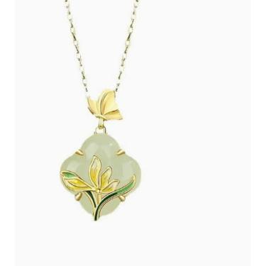 Imagem de NewZenro Colar com pingente de trevo de jade de imitação de flor banhado a ouro para mulheres, delicado, elegante, floral da sorte, gargantilha, gargantilha ajustável, moderna, joia para sua esposa