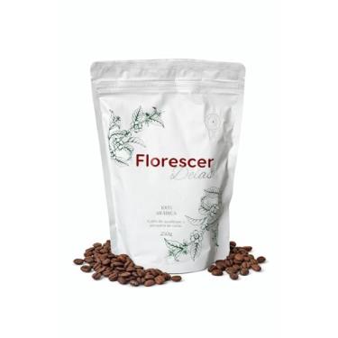 Imagem de Café Especial em Grãos 100% Arábica Torrado Artesanalmente – Café Florescer Delas | Café do Sul de Minas Produzido na Fazenda das Areias, Aroma Intenso e Sabor Equilibrado – 250g