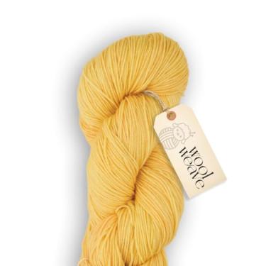 Imagem de Woolweave Fio de peso para dedilhados - fios de meia tingidos à mão, 75% lã de merino extrafina e 25% poliamida, 100 g de novelo, 438 jardas - fio amarelo leve, macio e durável