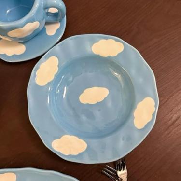 Imagem de Koythin Conjunto de tigela de ramen de chapéu de palha de cerâmica, tigelas de macarrão, tigela de servir salada para macarrão, jantar, salada, pode ir ao micro-ondas e lava-louças (céu azul e nuvens