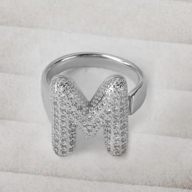 Imagem de Anéis de letra de ouro ajustáveis para mulheres - GoldChic Jewelry Anel feminino dourado aberto com inicial bufante para presentes de aniversário, Large, Aço inoxidável, Sem pedra preciosa