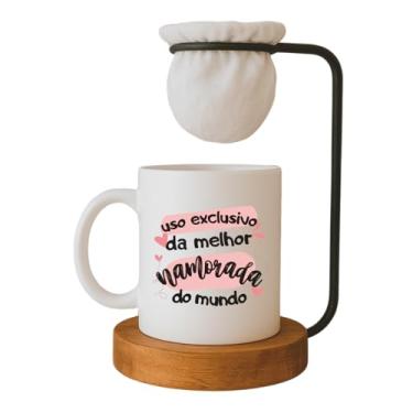 Imagem de Kit Dia dos Namorados, Caneca ' Uso exclusivo da Melhor namorada do Mundo' com Mini Coador de Café, Base em Madeira