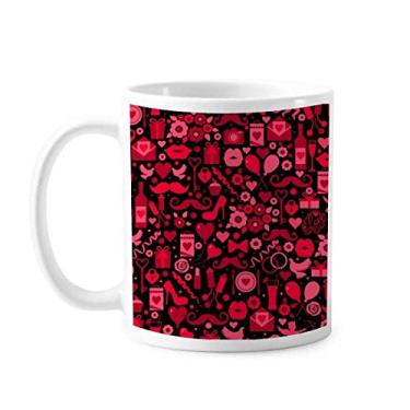 Imagem de Caneca de cerâmica de café porcelana preta com corações rosa lábios Dia dos Namorados