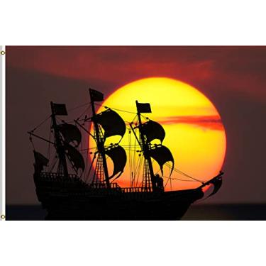 Imagem de Masquita Navio pirata com bandeiras do pôr do sol 6,5 cm x 8,5 m para ambientes internos e externos, cores vivas, bordas e bandeiras com duas argolas de latão. (2x3)