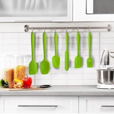 Imagem de Conjunto de utensílios de cozinha de silicone, 6 peças para assar e cozinhar, espátula antiaderente resistente ao calor, colher de óleo e faca de bolo (verde)