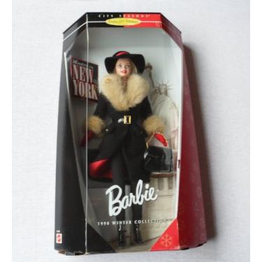 Imagem de Winter In New York Barbie Collector Doll