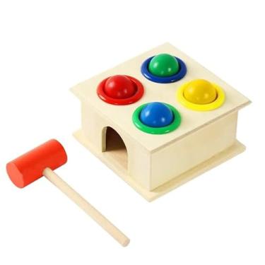 Imagem de Brinquedo Montessori de Madeira, Jogo Educativo com Martelo e 4 Bolas Coloridas, 11x11x5,5cm, para Desenvolvimento Motor e Reconhecimento de Cores
