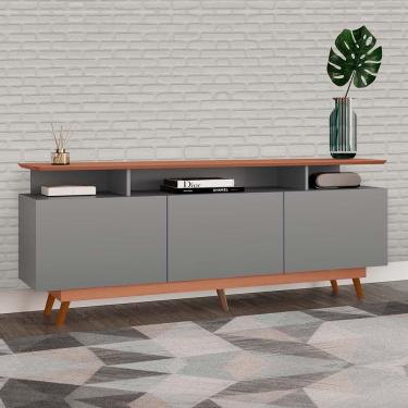 Imagem de Rack Tuboarte Taina p/ TVs de até 65 Polegadas 3 Gavetas com Pés em estilo Retrô