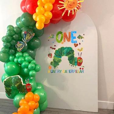 Imagem de Raoformi Decalque One Hungry Caterpillar - Decorações de primeira festa de aniversário, decalque de parede de aniversário The Very Hungry Caterpillar, tema de frutas, artigos de festa para meninos ou