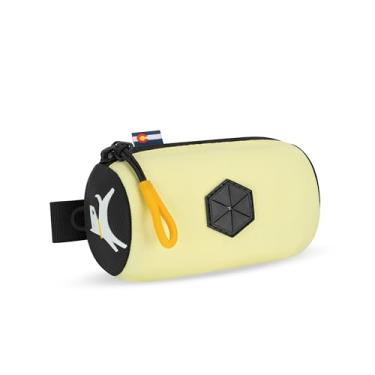 Imagem de OllyDog Scoop Pick Up | Suporte para saco de cocô de cachorro | Dispensador leve e resistente à água | Acessório de coleira para transporte com as mãos livres | Serve para rolos de saco de lixo padrão