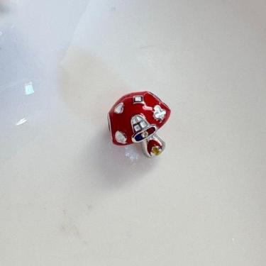 Imagem de Berloque de Cogumelo Vermelho com Detalhes Brancos  Charm em Aço Inox 