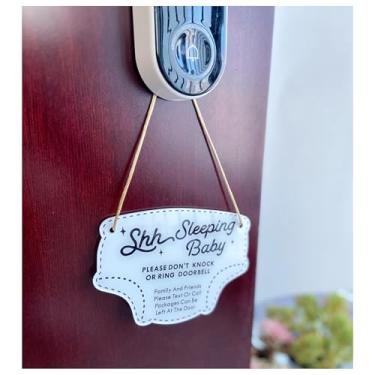 Imagem de Placa pequena para pendurar para dormir, não bata ou toque a campainha, cabide de porta para quarto de bebê, berçário, porta da frente (fralda)