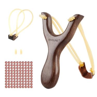 Imagem de BASUNE Estilingue de caça de madeira com 1 peça de pulseira de substituição e aproximadamente 100 bolas de ferro de argila para adultos caçando