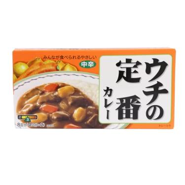 Imagem de Tempero Curry Japonês Daiso Select Meio Picante Nível 3 Tablete 140g 2 Blocos 8 Porções Molho de Curry Cremoso Para Arroz Carnes e Vegetais Importado do Japão