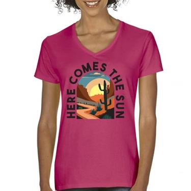 Imagem de Camiseta feminina com decote em V Here Comes The Sun retrô Boho Cactus Canyon Sunrise Vintage Travel Hippie Summer Sixties South, Rosa choque, M