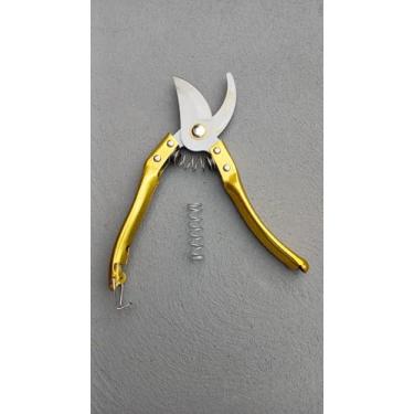 Imagem de Tesoura Alicate de Poda Profissional com Lâmina de Aço, Trava e Mola Extra, Poda Jardinagem, para Corte de Galhos, Flores, Plantas Ornamentais, Bonsai, Frutíferas, Cabo Dourado 200 mm