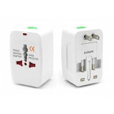 Imagem de Adaptador de Tomada Universal para Viagem. Padrão Internacional com Proteção Contra Surtos, Compatível com Mais de 150 Países, Bivolt, Branco, com Trava de Segurança