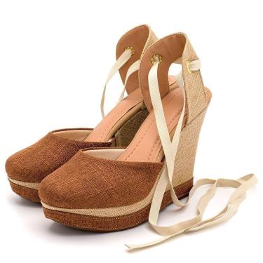 Imagem de Sandália Anabela Feminino com Bico Redondo Fechado e Tira Para Amarração