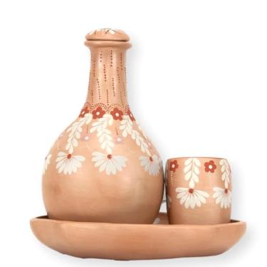 Imagem de Vale do Jequitinhonha Moringa Artesanal em Cerâmica Terracota com Flores Pintadas à Mão, Conjunto com Copo e Aparador, 850ml, (D457)