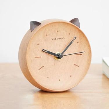 Imagem de Relógio de mesa de madeira, analógico de mesa pequeno silencioso de 12,7 cm, bonito em forma de gato, criativo sem tique-taque, relógios redondos para decoração de mesa para quarto, escritório