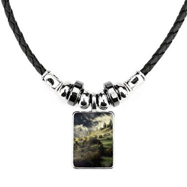 Imagem de DIYthinker Colar Village Fog Hill Paisagem Floresta Colar Joias Torque Pingente de corda de couro