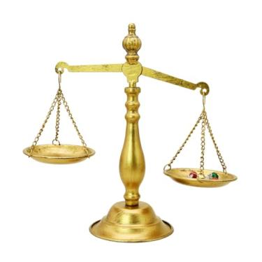 Imagem de Owlgift Suporte de joias vintage decorativo em escala de justiça – Decoração de balança de ferro de ouro antigo para advogados, juízes, professores e colecionadores | Presente elegante para casa e