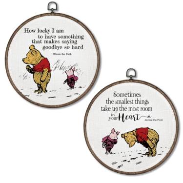 Imagem de Giosve Pôster emoldurado em tela redonda de urso porco fofo para berçário, decoração de quarto de crianças, desenho animado urso porco pendurado esculturas de parede para bebês, meninos, meninas